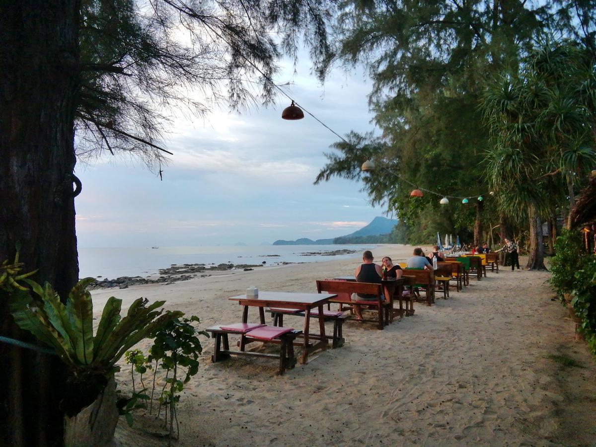 Kohjum Freedom Resort Koh Jum Εξωτερικό φωτογραφία