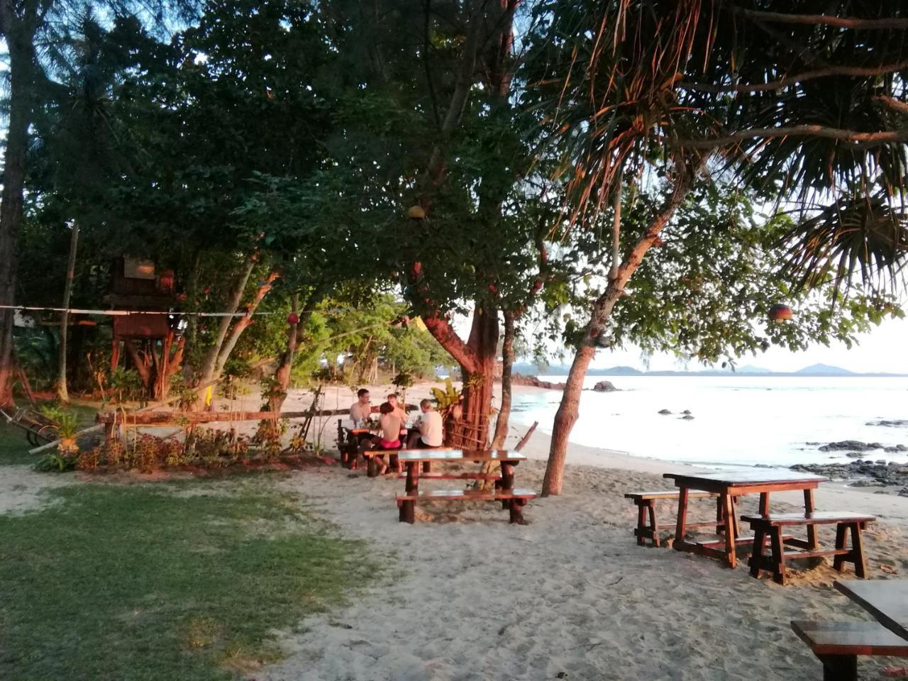 Kohjum Freedom Resort Koh Jum Εξωτερικό φωτογραφία