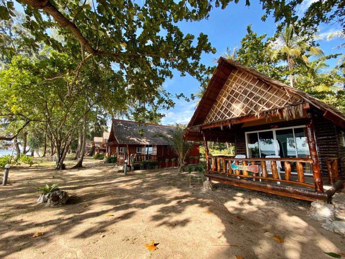 Kohjum Freedom Resort Koh Jum Εξωτερικό φωτογραφία